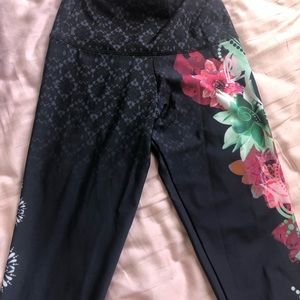 Indie Graphic Leggings